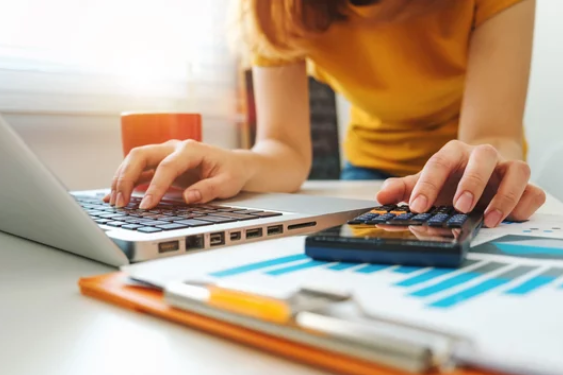 Using a Percentage Calculator to Determine Employee Performance Bonuses